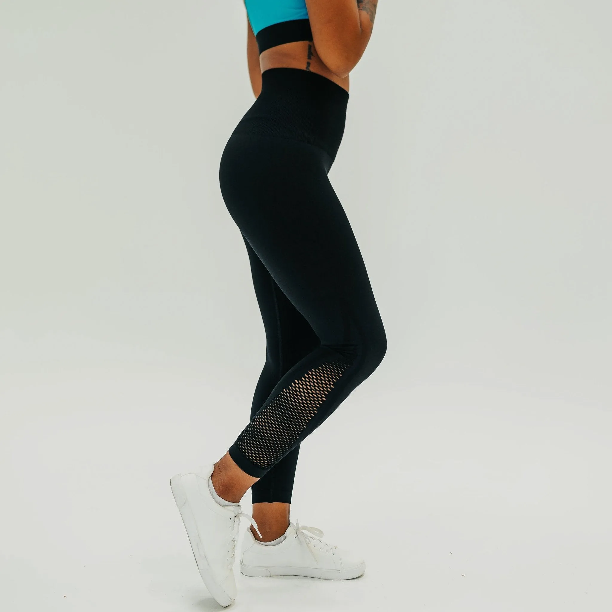 Beyond Seamless 7/8 Capris - Black